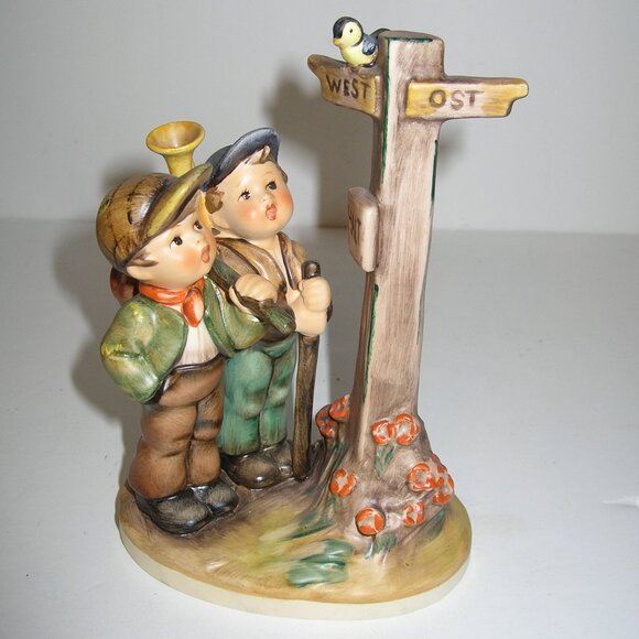 Goebel Hummel CROSSROADS Figurine Am Scheideweg #331 TMK6 7" Tall Mint Germany - Picture 2 of 7